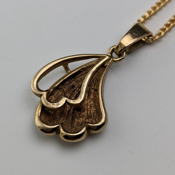 Vintage 9ct Gold Leaf Pendant Necklace